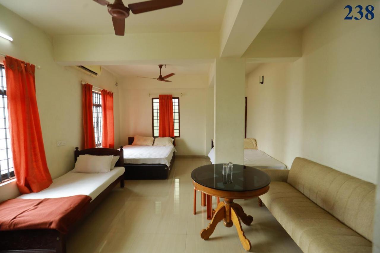 Arackal Tourist Home Tripunithura Extérieur photo