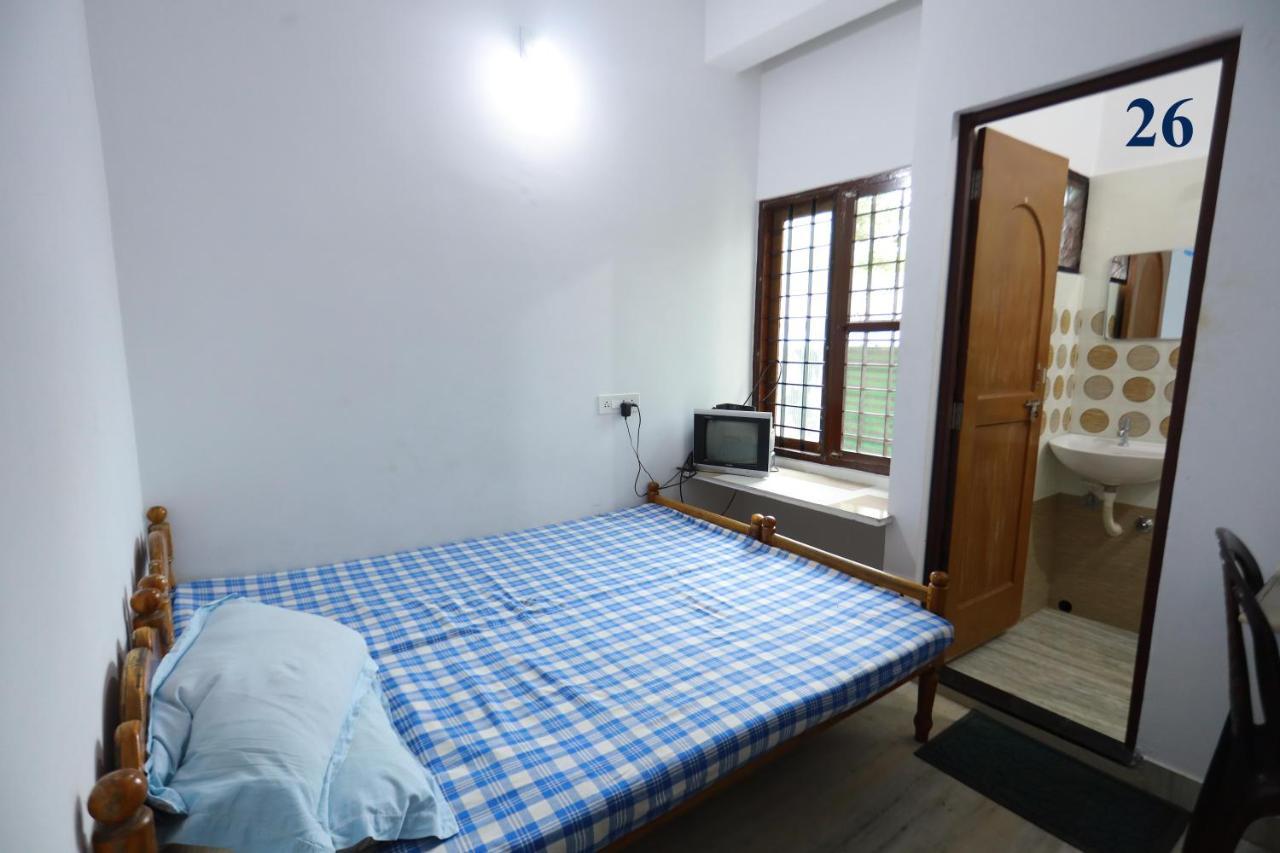Arackal Tourist Home Tripunithura Extérieur photo